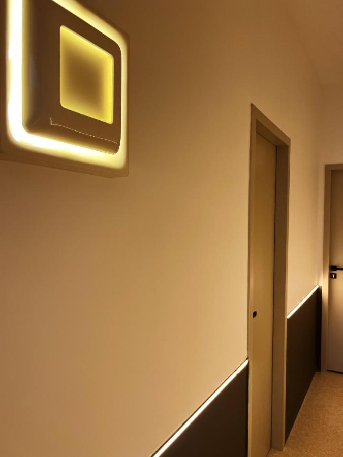 Hotel La Potiniere Hyeres Exterior photo